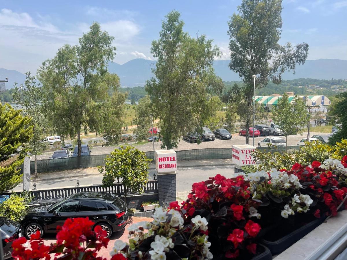 Vivi La Vita Hotel Tirana Exterior foto